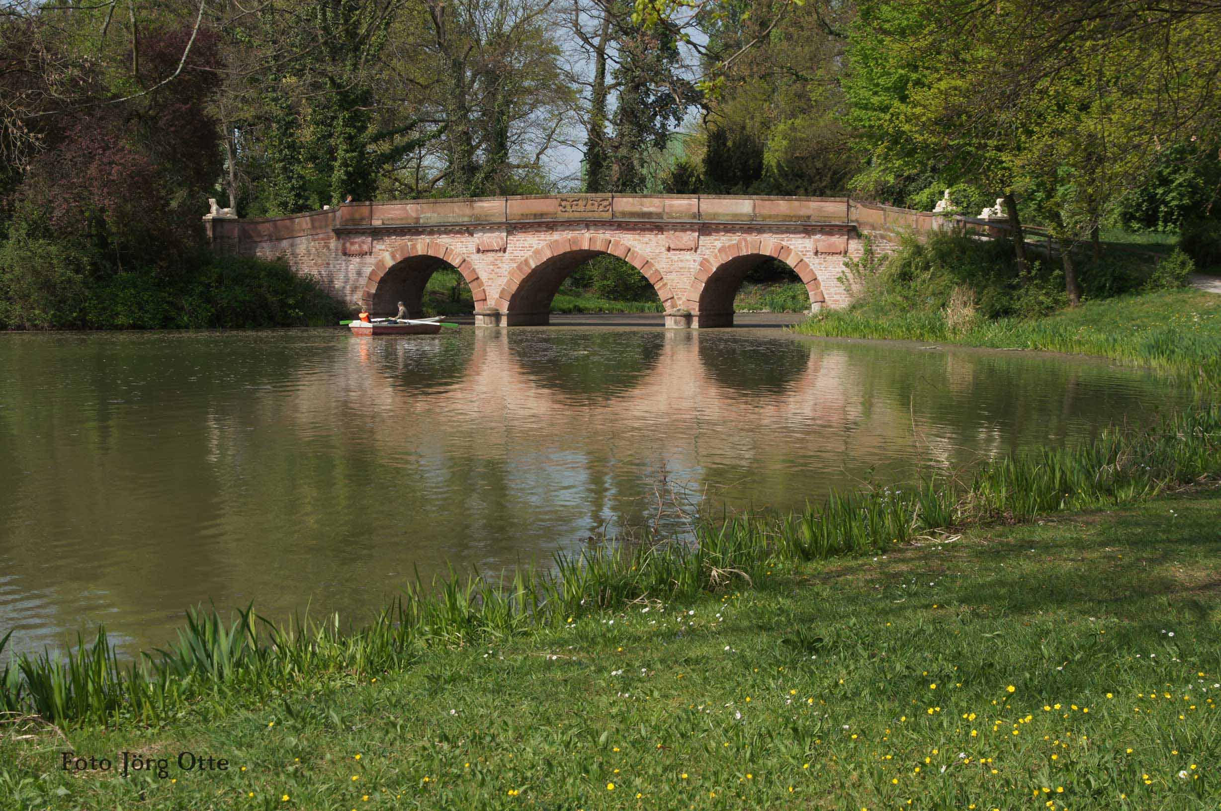 Brücke im Park Aschaffenburg